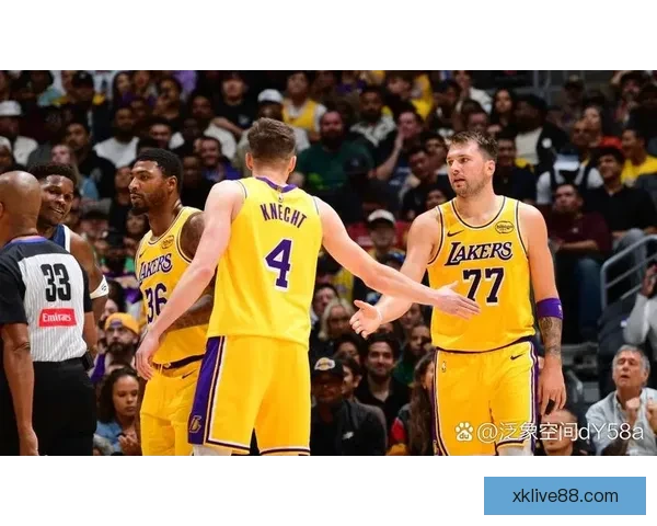 湖人队记透露斯马特或跳出合同多队准备用中产特例展开争夺